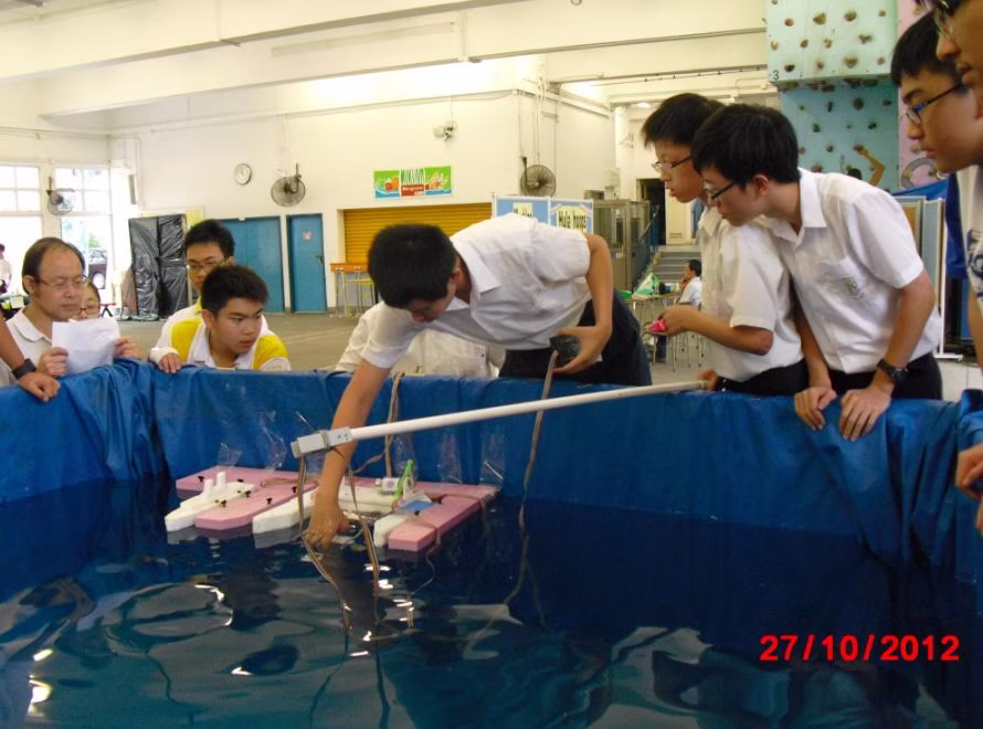 水中機器人準備下潛